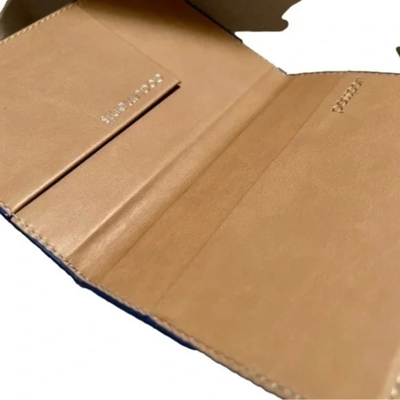 NWOT Bon Voyage Passport Holder - Picture 4 of 4